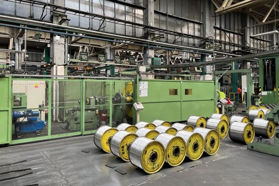 UWB 工业 RTLS in Metal Industries.jpg